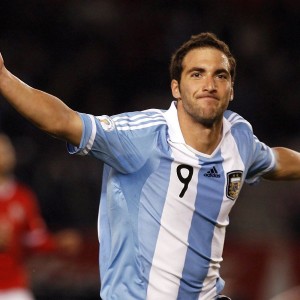 九游娱乐(jiuyou)官方网站-道格拉斯·科斯塔加盟悉尼FC，开启澳大利亚职业生涯，道格拉斯科斯塔技术特点