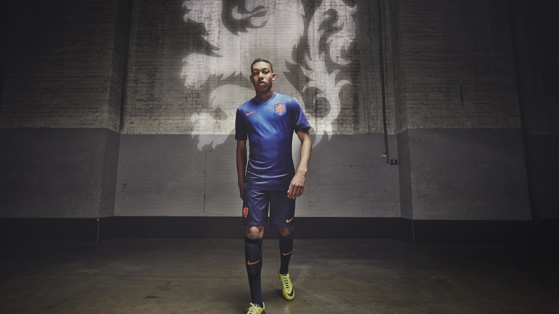 终场哨声响起：意甲激战换谁笑到最后？，足球终场哨响进球